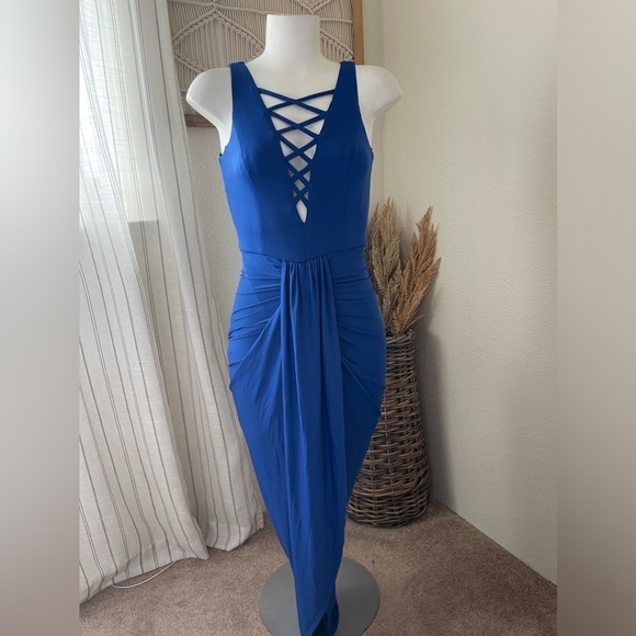 Miss Avenue Dresses & Skirts - Miss Avenue Royal Blue Fitted Midi Dress with Rouching Size Small